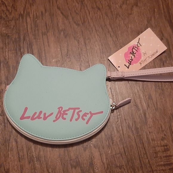 Luv Betsey Cat Wristlet NWT - Picture 2 of 2